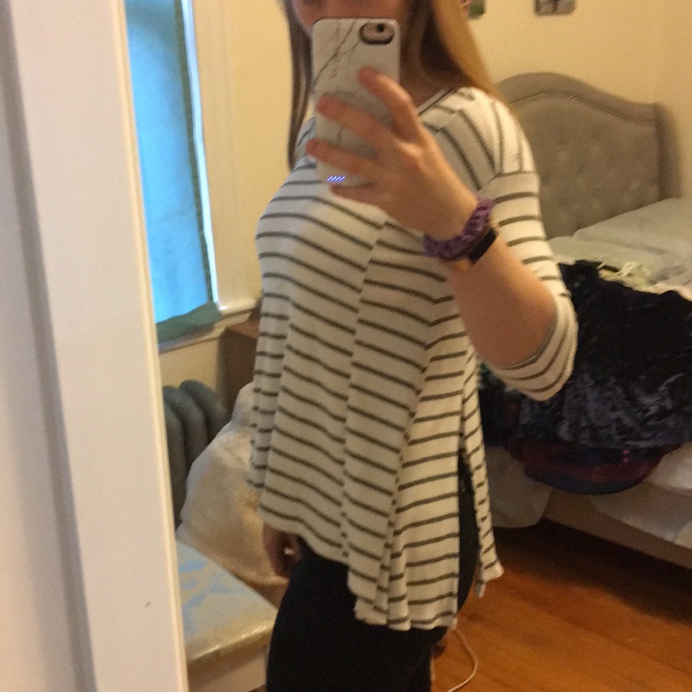 Francesca’s White Striped High-Low Shirt